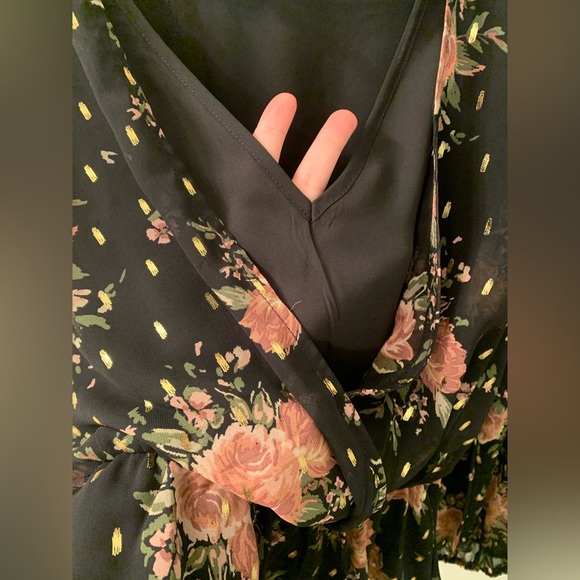 Luxology Pepulum Blouse - Picture 7 of 10